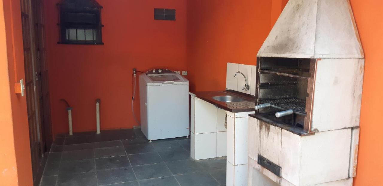 Apartamento 0001.13 - Maranduba - Chale Terreo - 6 Pessoas -2 Quadras Do Mar - Piscina - Wi-fi -ar Condicionado