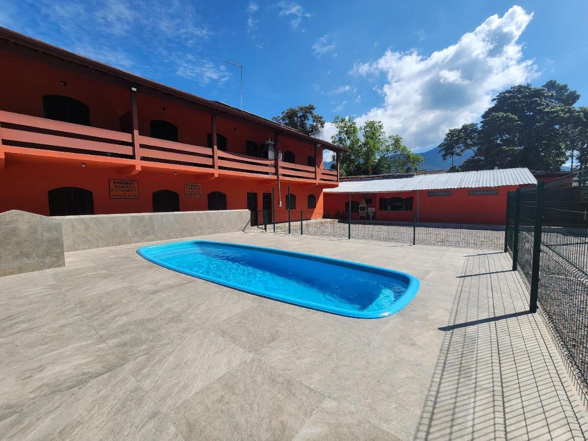 0001.13 - Maranduba - Chale Terreo - 6 Pessoas -2 Quadras Do Mar - Piscina - Wi-fi -ar Condicionado * Ubatuba